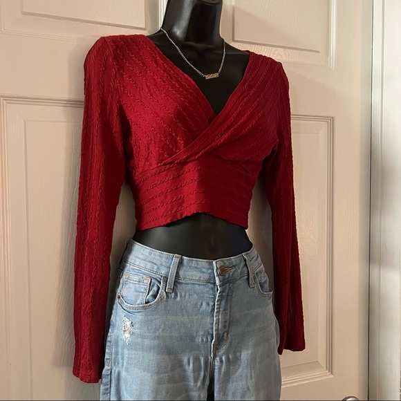Red Cropped Sweater - Size L - Picture 3 of 4